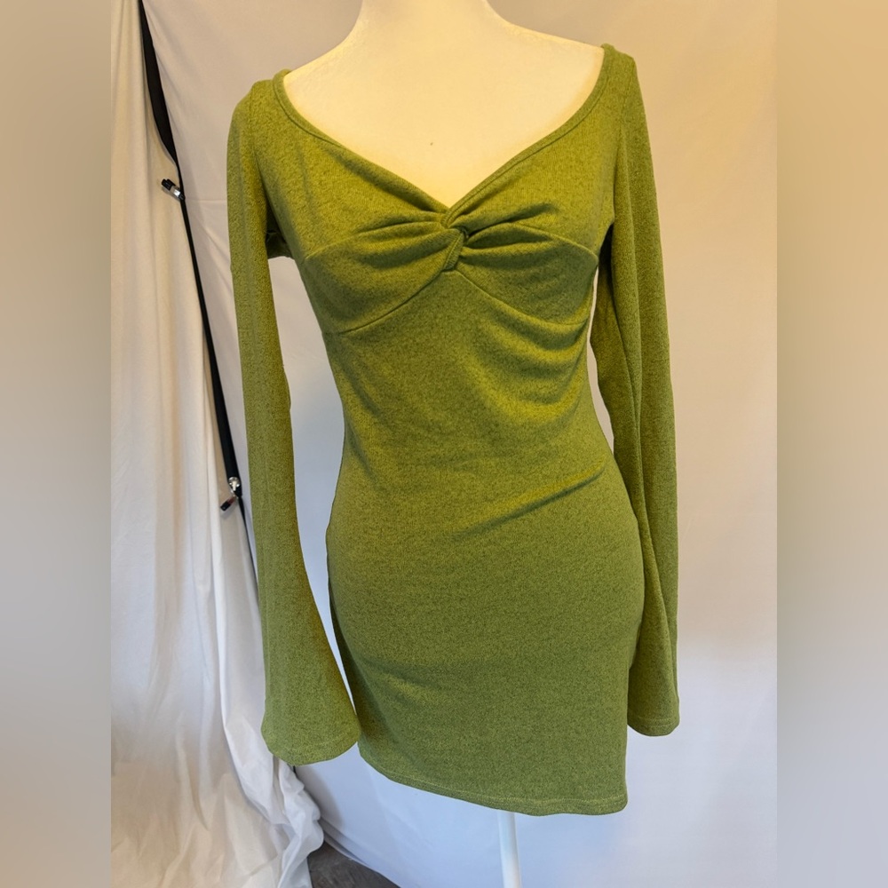 SHEIN size SM green , long flare sleeve short dress w gather detail at neck